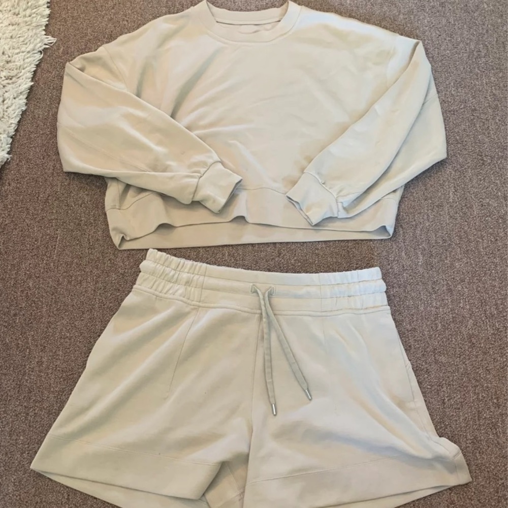 Lululemon Soft Ambitions Set Large!